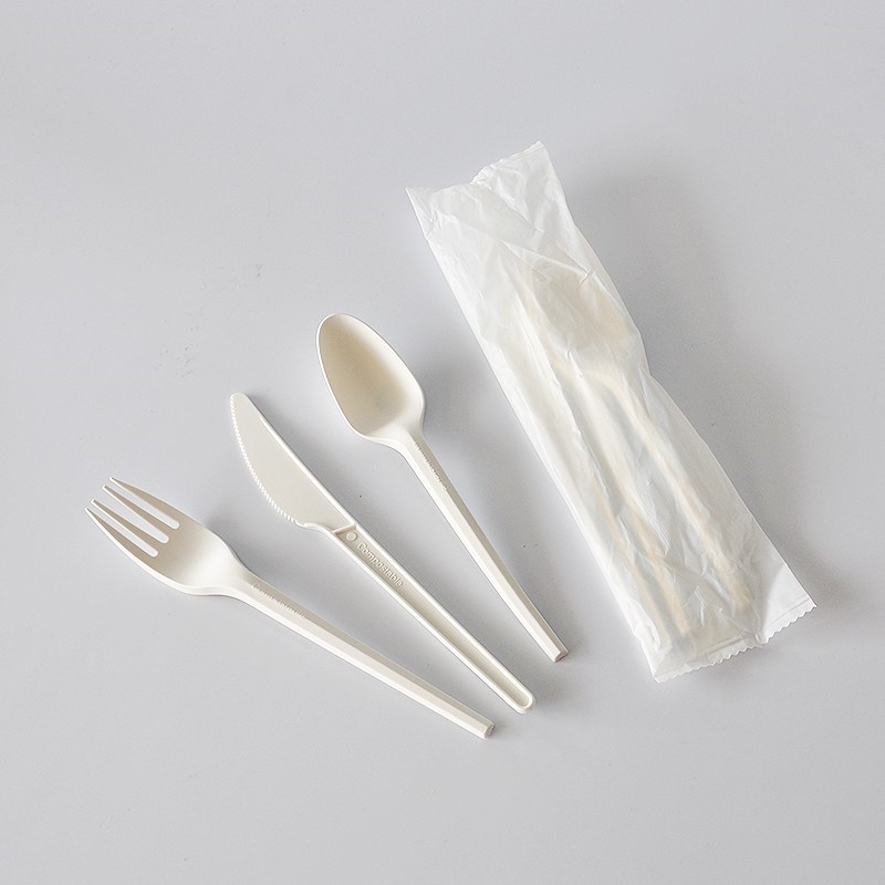 Set tacâmuri biodegradabile